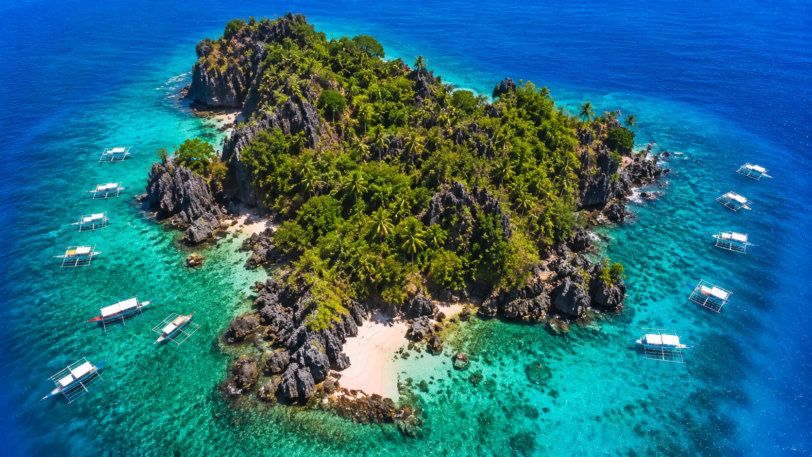 Rocky islet & boats, Lombok - Diko Transport and Tours